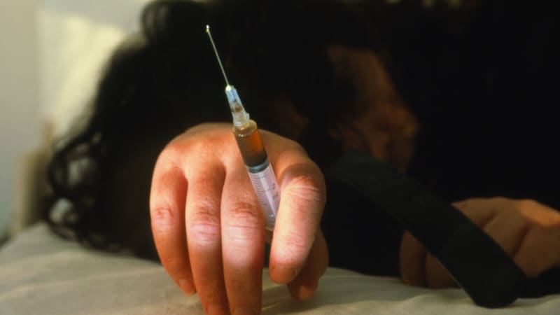 Nová droga je desetkrát silnější než fentanyl. Zabíjí v USA i v Evropě, blíží se k Česku