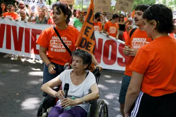 Vystěhovaná madridská seniorka se může vrátit domů, protesty pokračují