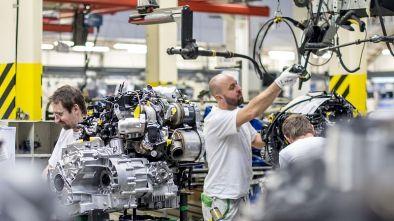 VW chce zmrazit mzdy ve Škodě Auto. Odbory hrozí zastavením výroby ve všech závodech